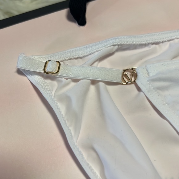 VS Love Cloud panty - Picture 6 of 8